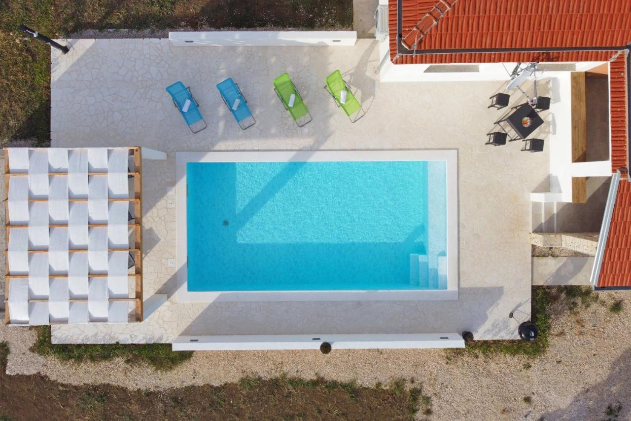 Holidayhouse Alirio With Heated Pool. Vrsi Kültér fotó