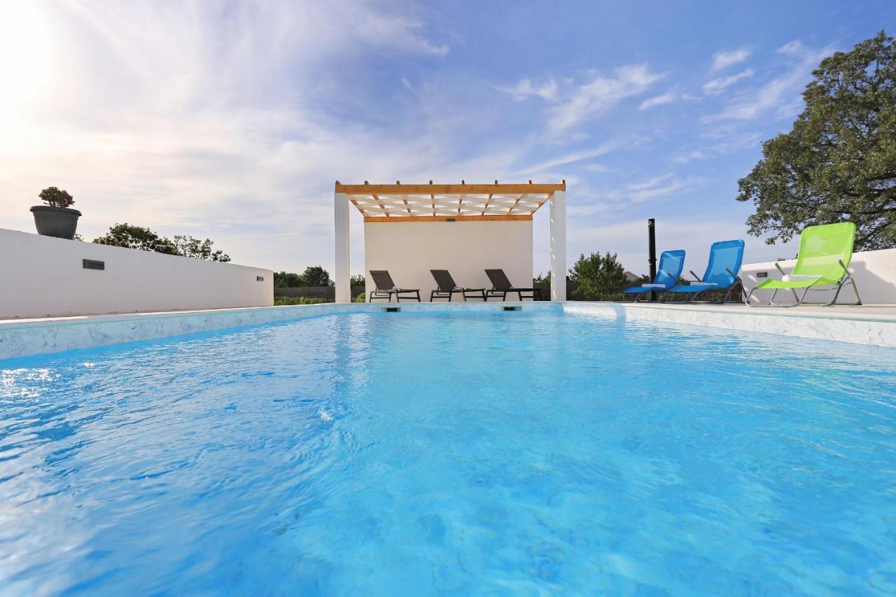 Holidayhouse Alirio With Heated Pool. Vrsi Kültér fotó