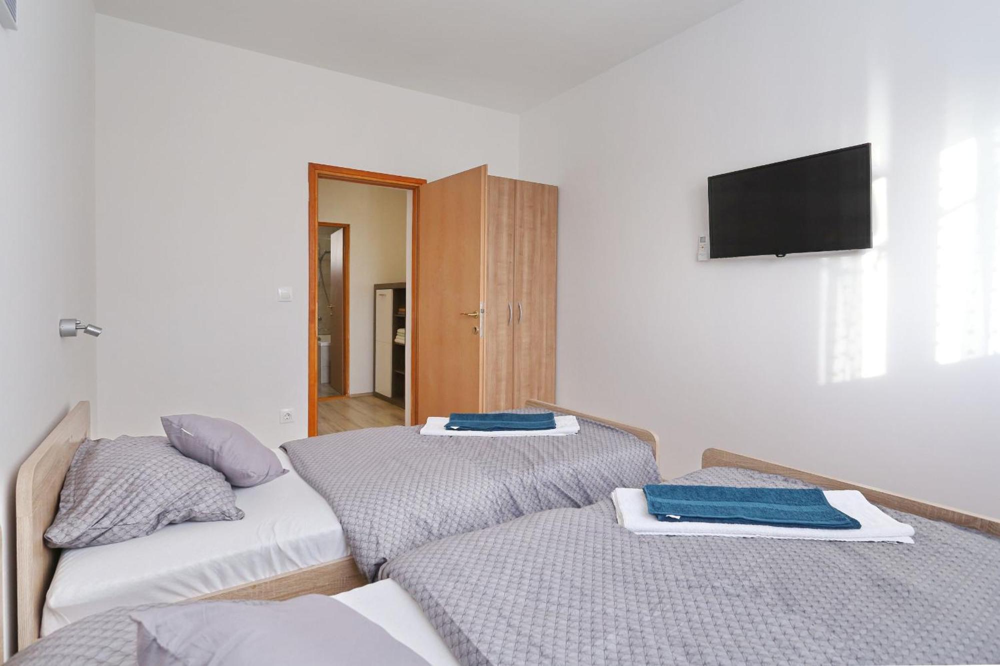 Holidayhouse Alirio With Heated Pool. Vrsi Kültér fotó