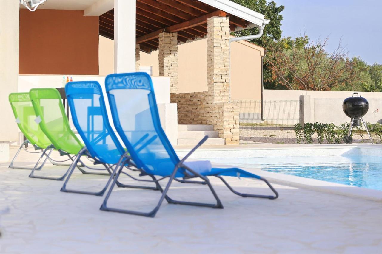 Holidayhouse Alirio With Heated Pool. Vrsi Kültér fotó