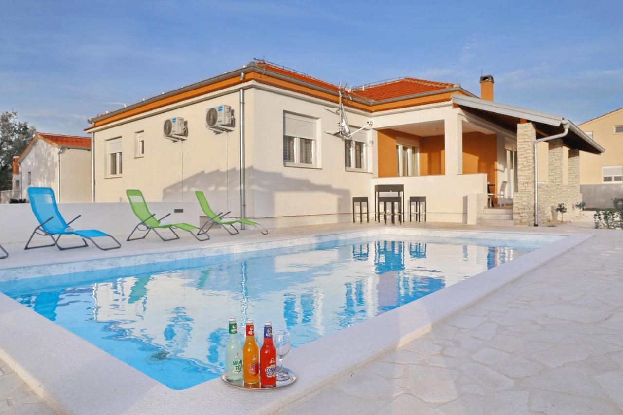 Holidayhouse Alirio With Heated Pool. Vrsi Kültér fotó