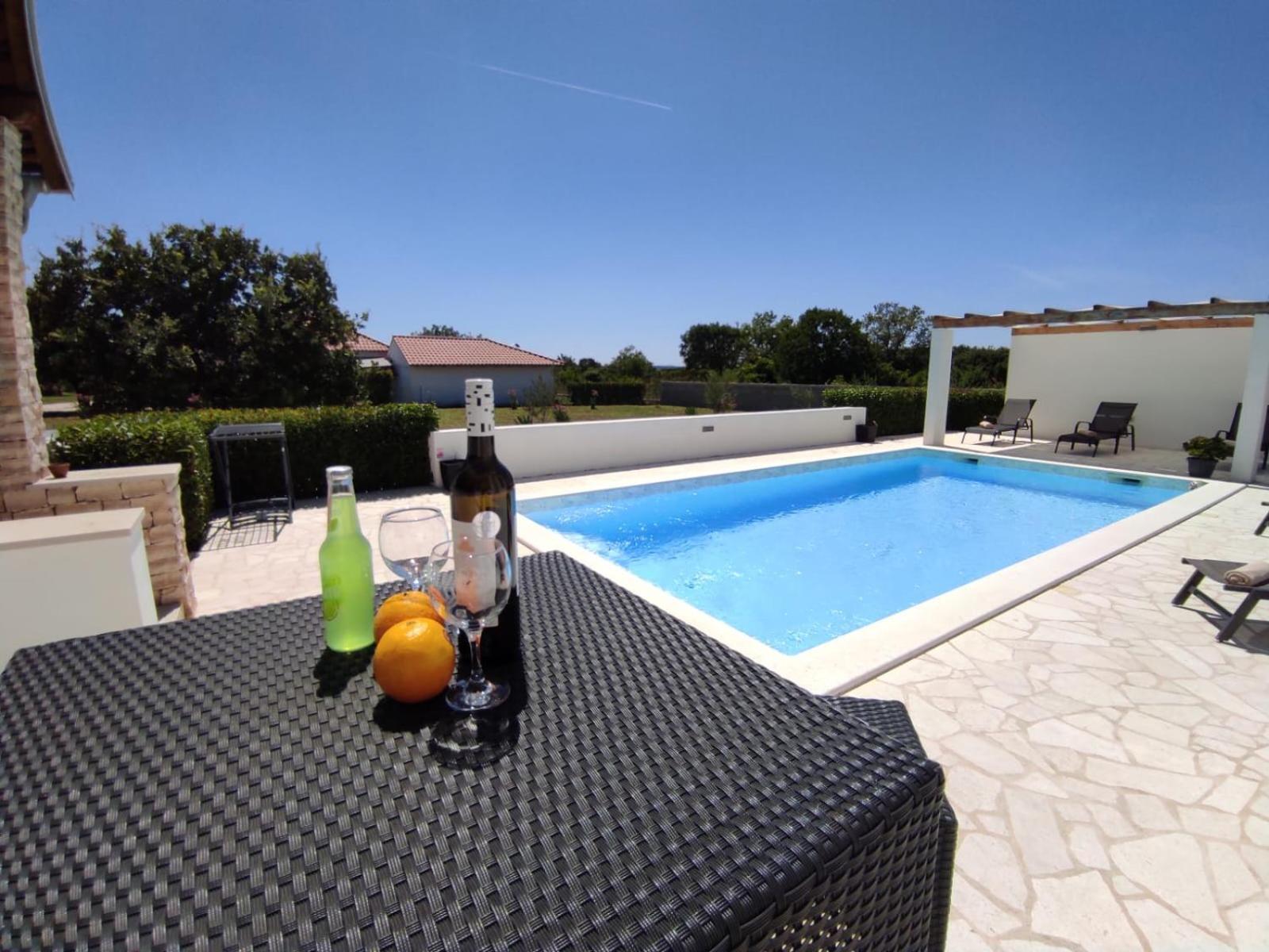 Holidayhouse Alirio With Heated Pool. Vrsi Kültér fotó